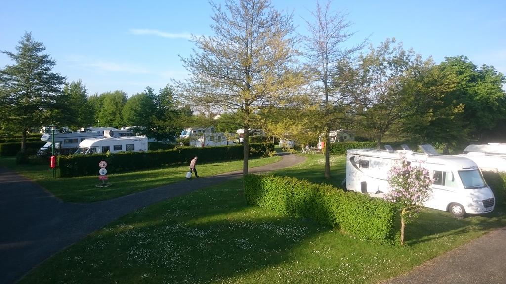 Camping De La Miniere Forges-les-Eaux Exteriér fotografie
